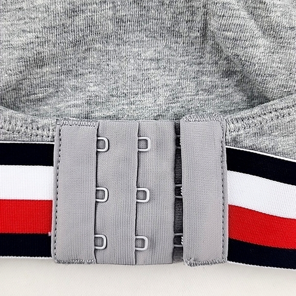 ⭐️2/ $30⭐️ Tommy Hilfiger Women's Bralette Wireless Heathered Grey Stripes Sz M - Picture 9 of 11